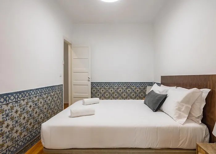 Hip & Renovated T.m. Flat In Bairro Alto شقة *