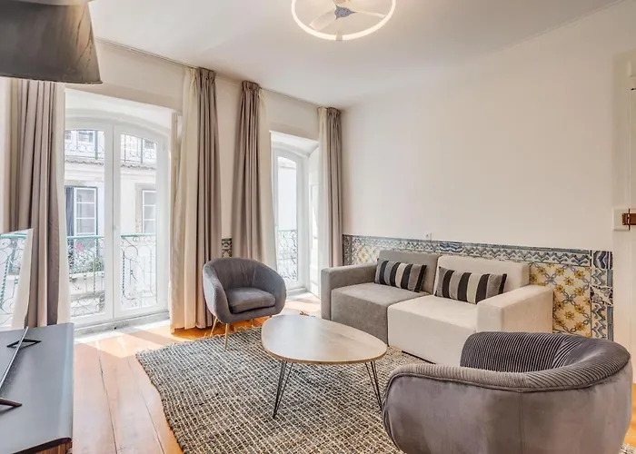Hip & Renovated T.m. Flat In Bairro Alto *