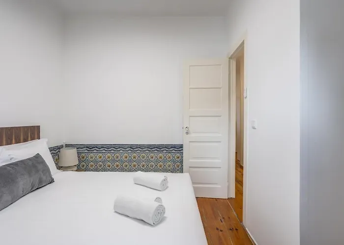 Hip & Renovated T.m. Flat In Bairro Alto شقة *