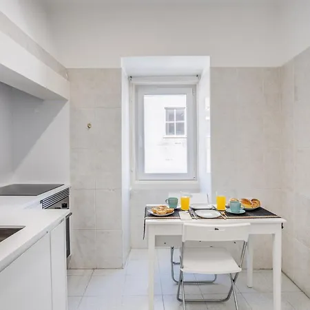 Hip & Renovated T.m. Flat In Bairro Alto Apartment *