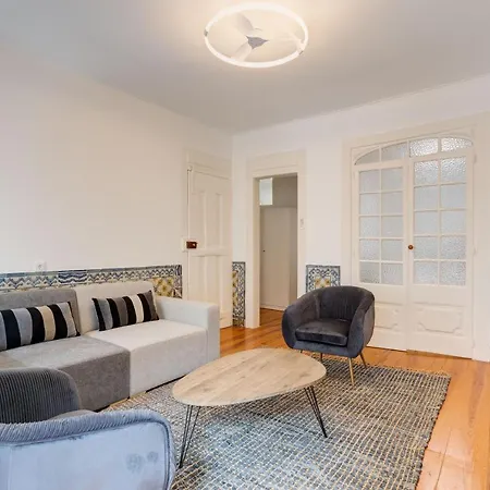 Hip & Renovated T.m. Flat In Bairro Alto * Lisbon