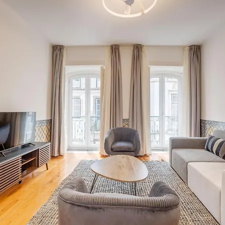 Apartment Hip & Renovated T.m. Flat In Bairro Alto Lisbon