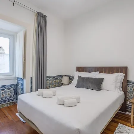 Apartment Hip & Renovated T.m. Flat In Bairro Alto *