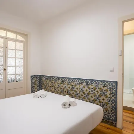 Apartment Hip & Renovated T.m. Flat In Bairro Alto Lisbon