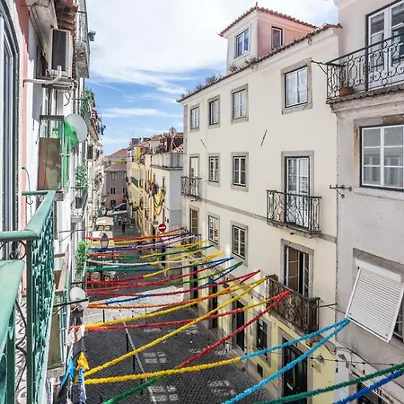 Hip & Renovated T.m. Flat In Bairro Alto * Lisbon